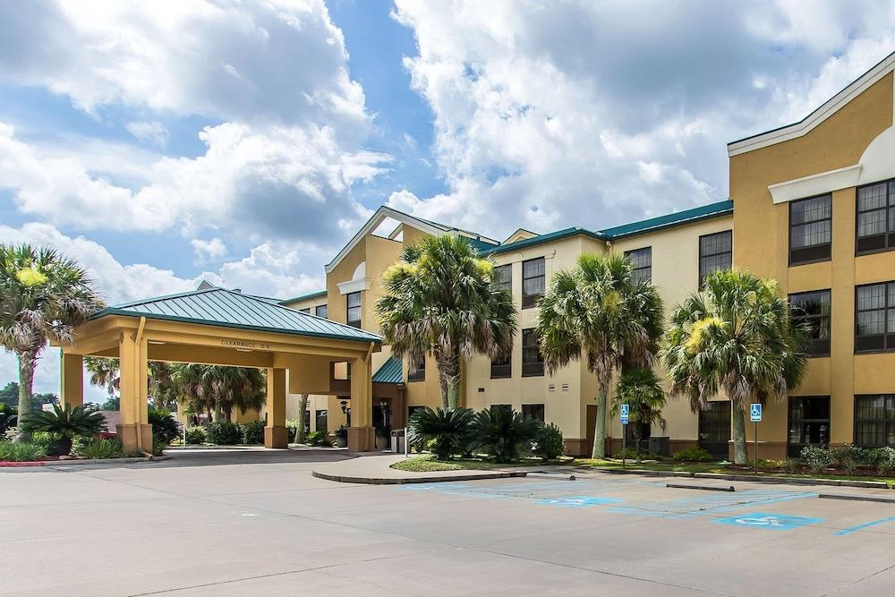 Quality Suites New Iberia — hotel in New Iberia