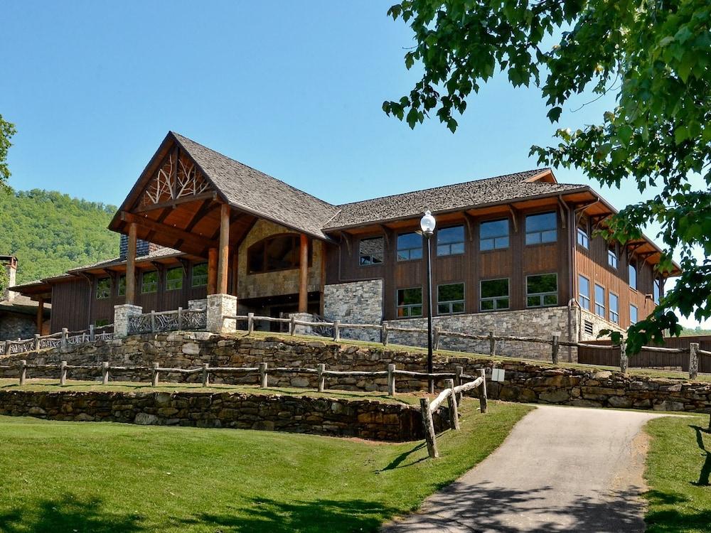 Laurel Ridge Country Club — hotel in Waynesville