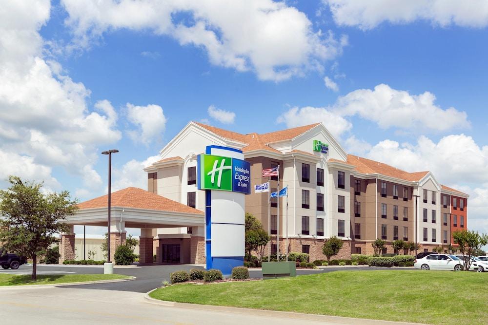 Holiday Inn Express & Suites Shawnee by IHG — hotel in Shawnee