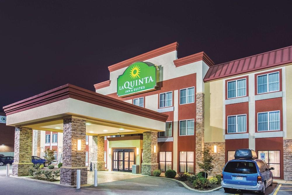 La Quinta Inn & Suites by Wyndham O'Fallon, IL - St. Louis — hotel in O'Fallon