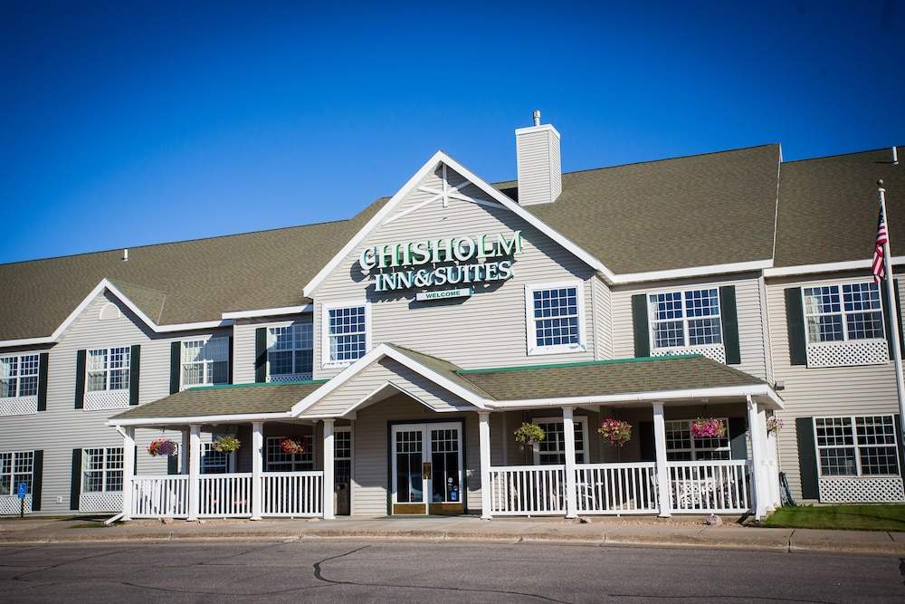 Chisholm Inn & Suites