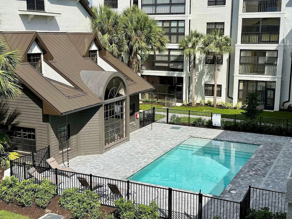 Landing Bradenton Near G.T. Bray Park — hotel in Bradenton