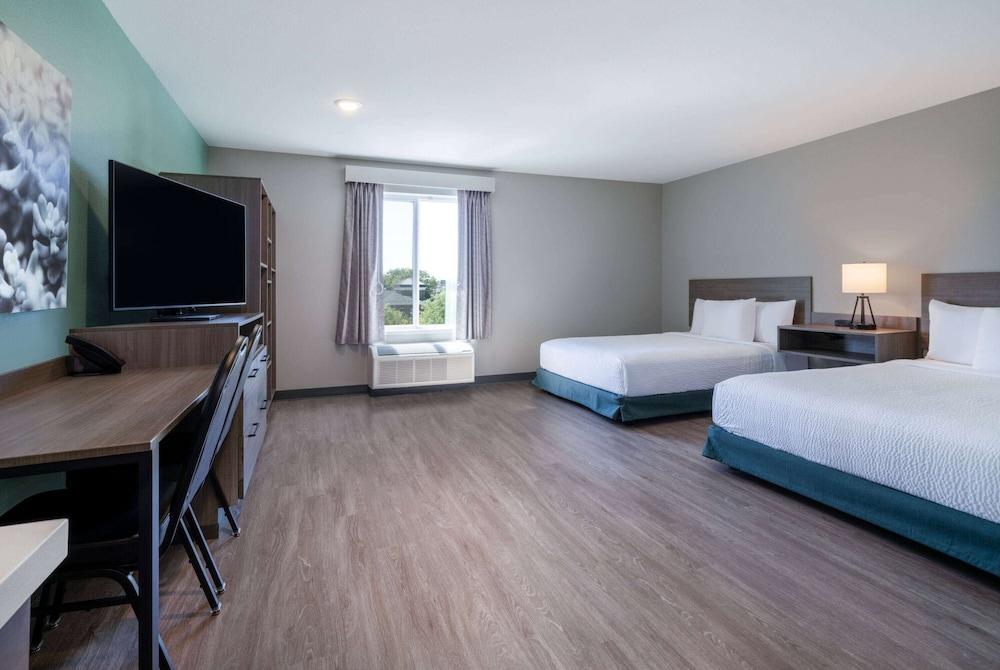 Echo Suites Extended Stay By Wyndham Phoenix-Peoria/Glendale — hotel in Peoria