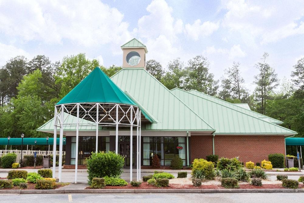 Days Inn by Wyndham Petersburg/South Fort Lee — hotel in Petersburg