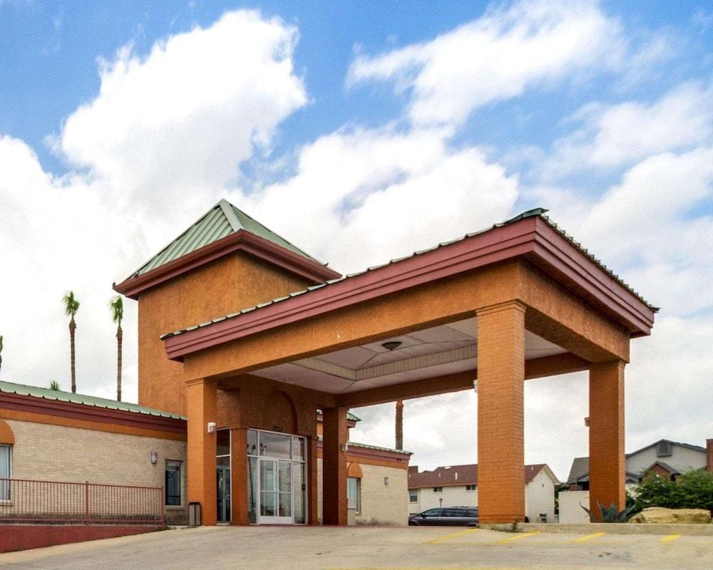 Econo Lodge Inn & Suites Eagle Pass — hotel in Eagle Pass