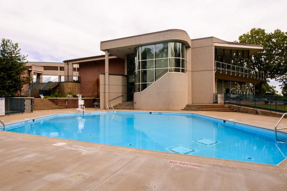 Kentucky Dam Village State Resort Park — hotel in Gilbertsville