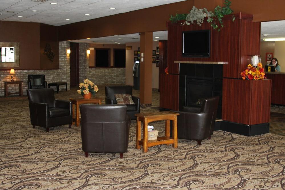 Gladstone Inn & Suites — hotel in Jamestown