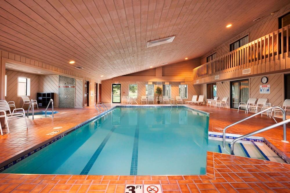 Ramada by Wyndham Wisconsin Dells — hotel in Baraboo