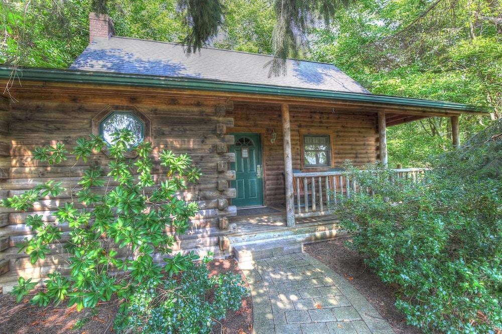 Cricket Hill Lodge & Cabins — hotel in Millersburg
