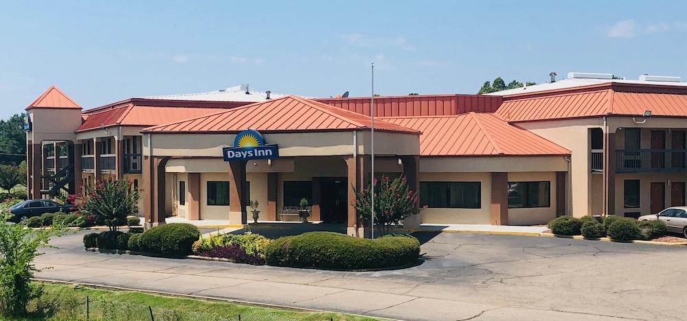 Days Inn by Wyndham Columbus — hotel in Columbus
