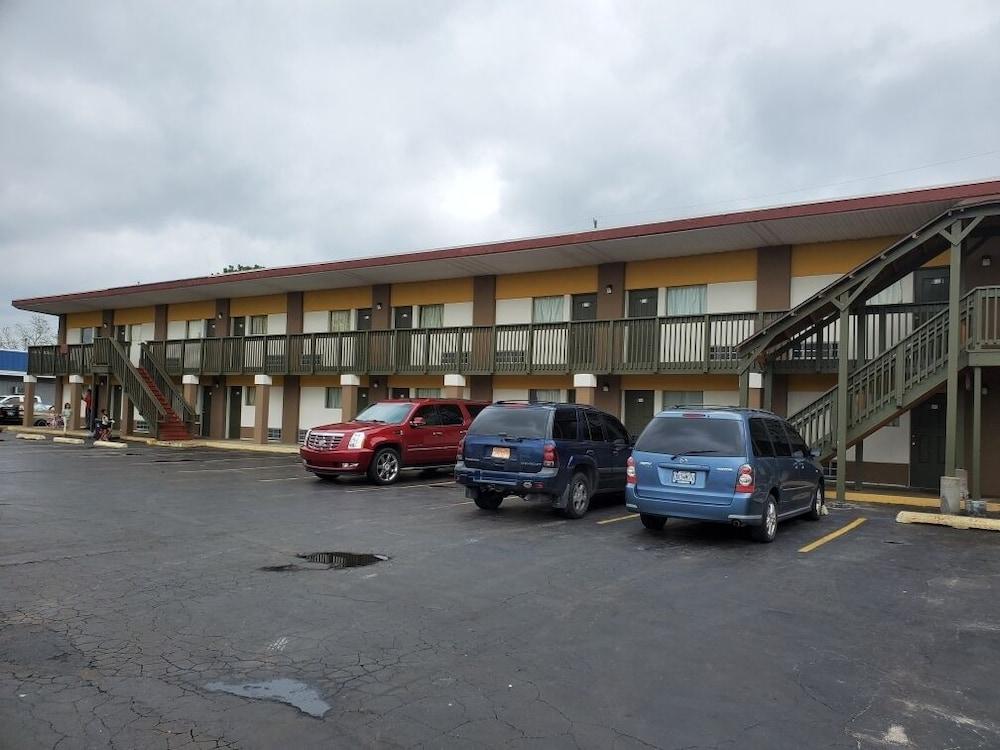 Trailway Motel — hotel in Fairview Heights