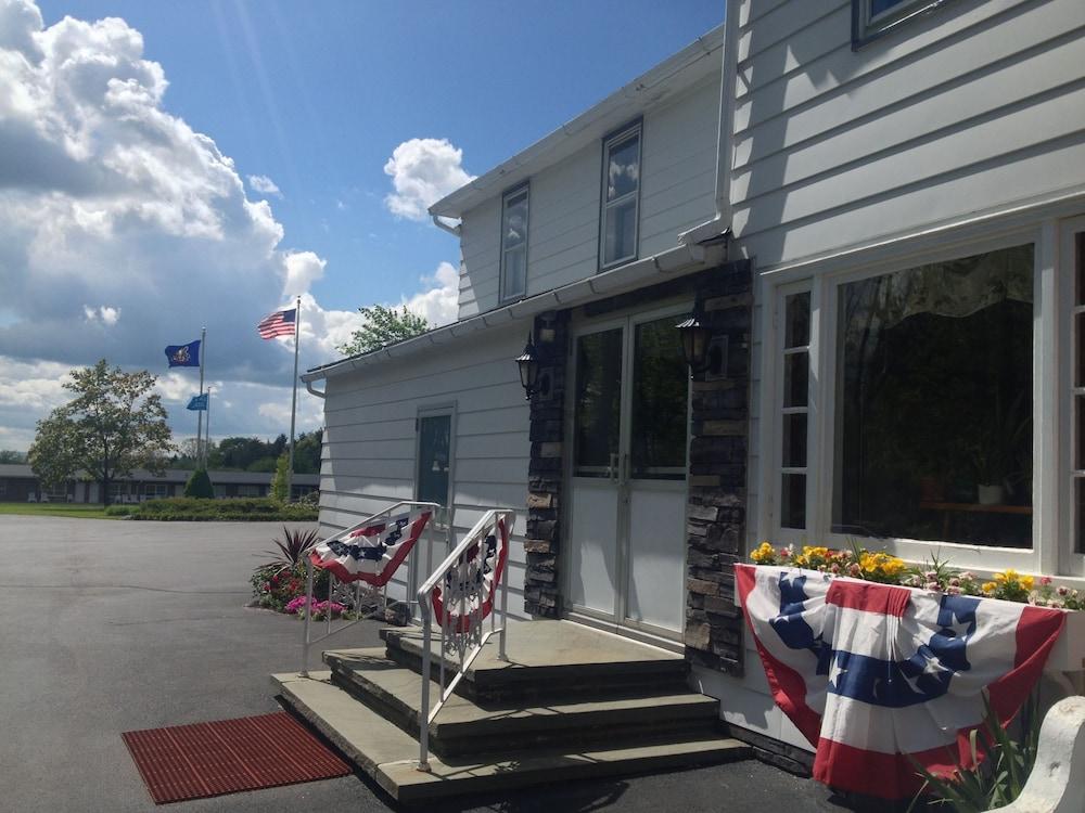 Lukans Farm Resort — hotel in Hawley