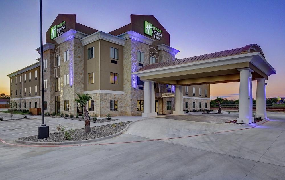 Holiday Inn Express & Suites Carrizo Springs by IHG — hotel in Carrizo Springs
