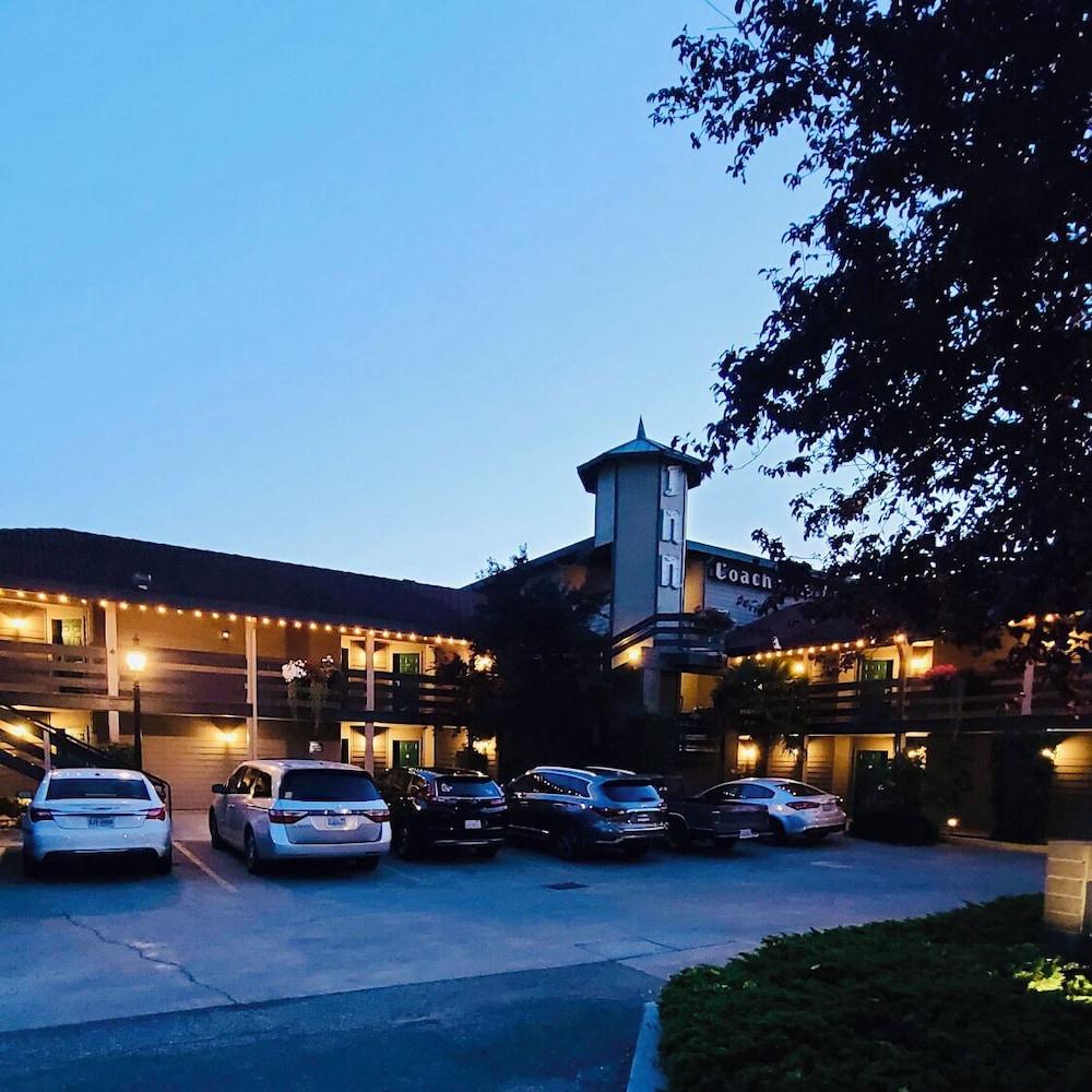 Coachman Inn & Suites — hotel in Oak Harbor