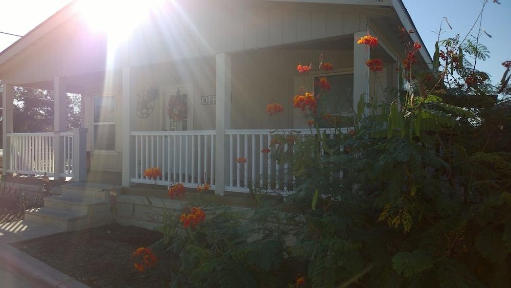 Shale Lodge Pleasanton — hotel in Pleasanton