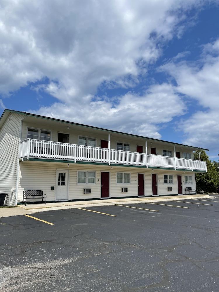Voyager Inn — hotel in St Ignace