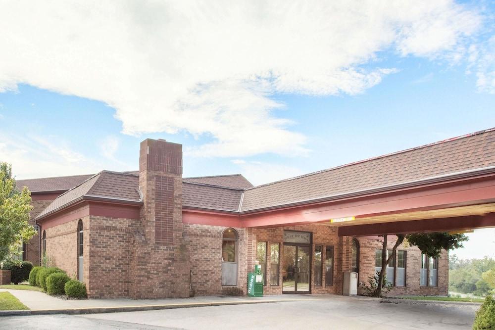 Super 8 by Wyndham Atchison — hotel in Atchison