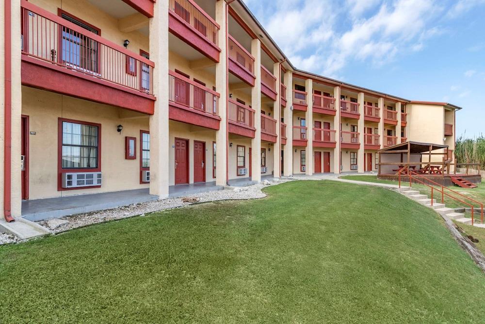 Econo Lodge Junction — hotel in Junction