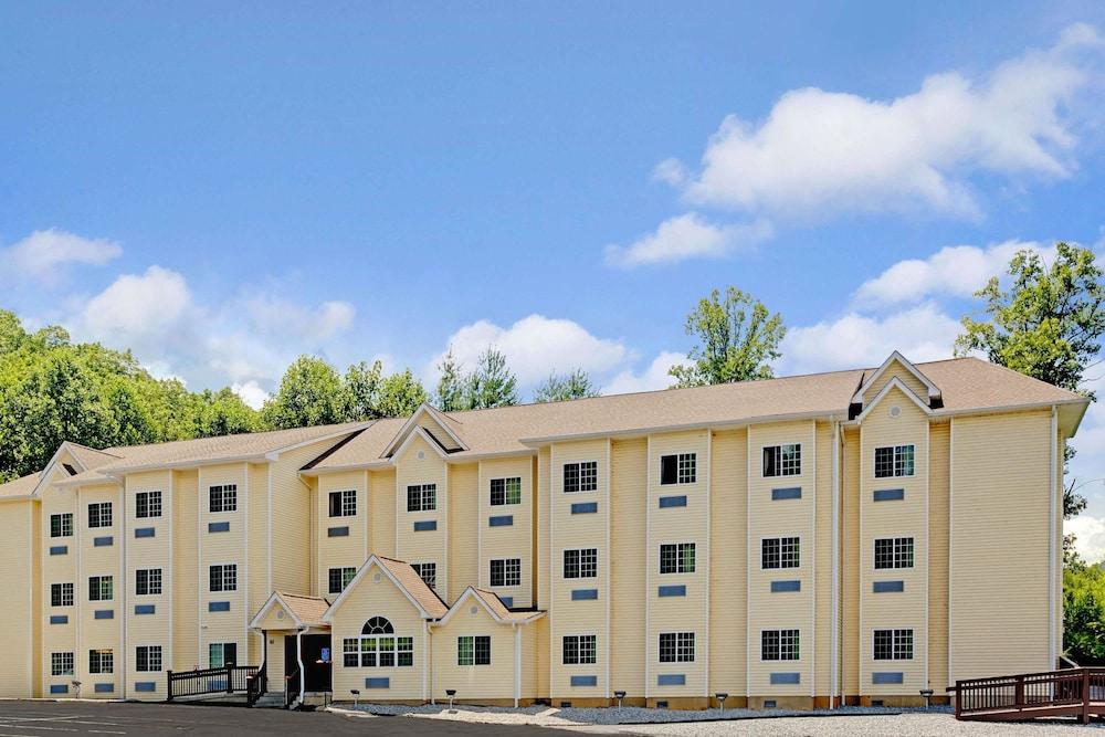Microtel Inn & Suites by Wyndham Bryson City — hotel in Bryson City