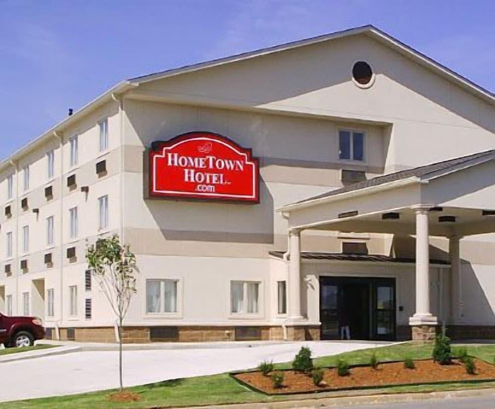 HomeTown Hotel Bryant — hotel in Bryant