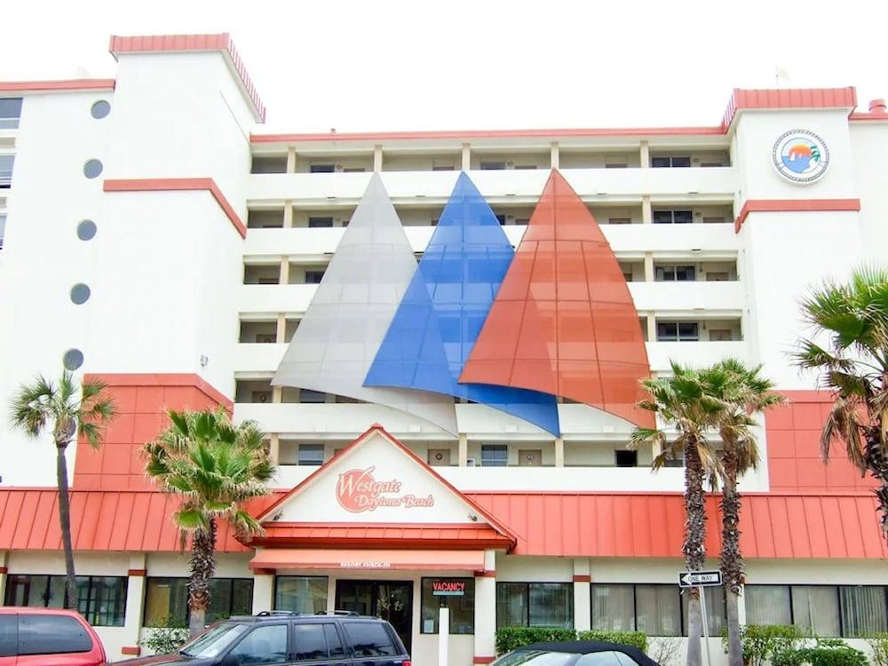 Harbour Beach Oceanfront Resort — hotel in Daytona Beach Shores