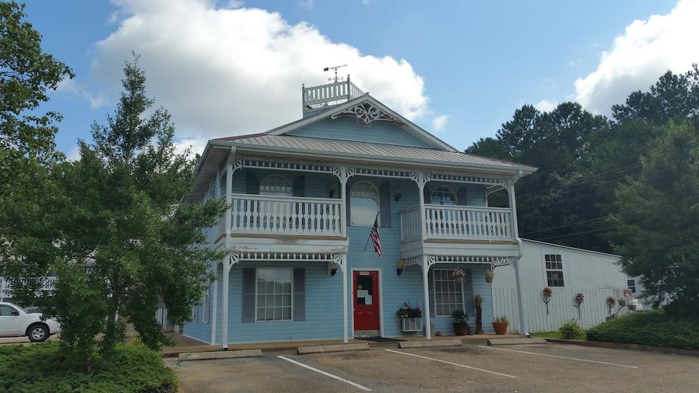 Victorian Inn — hotel in Iuka