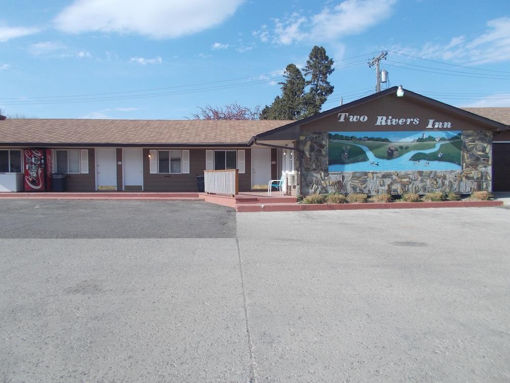 Two Rivers Inn West — hotel in Jamestown