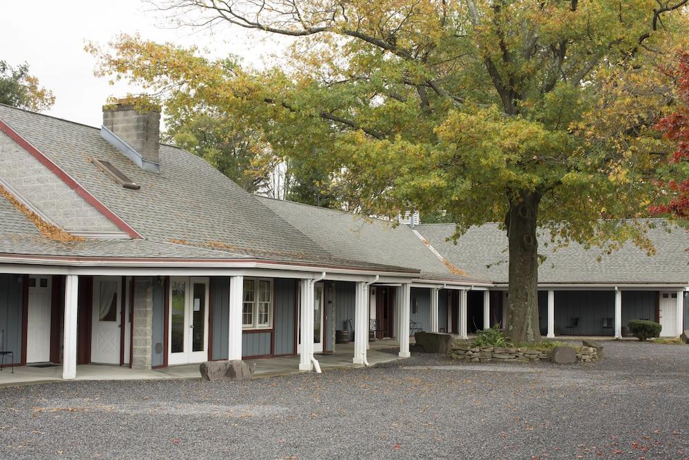 Rhinebeck Village Inn — hotel in Rhinebeck