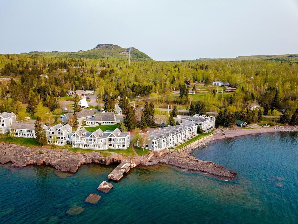 Bluefin Bay on Lake Superior — hotel in Tofte