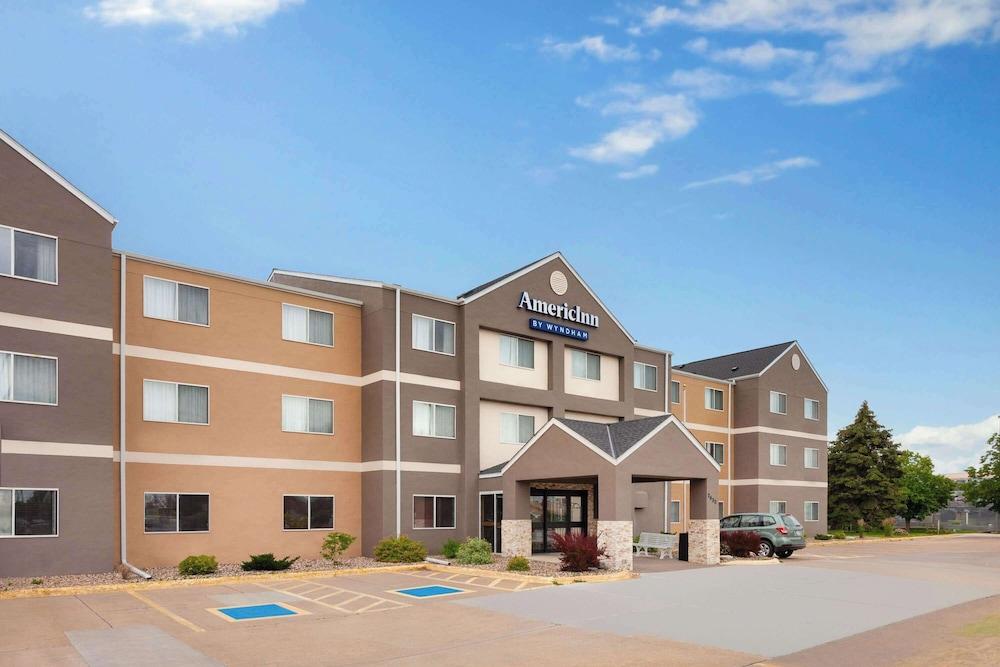 AmericInn by Wyndham Hudson — hotel in Hudson