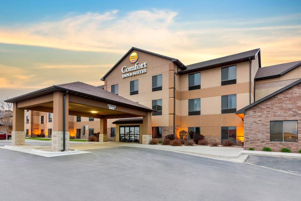Comfort Inn & Suites Mitchell I-90 — hotel in Mitchell