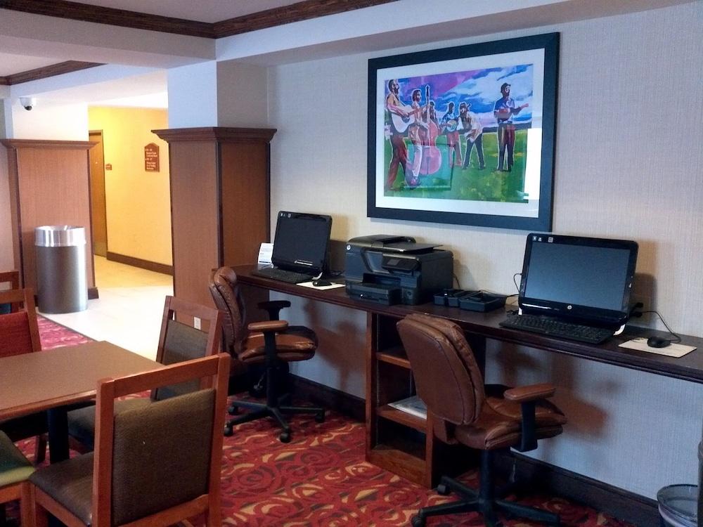 Holiday Inn Express and Suites Greenville by IHG — hotel in Greenville