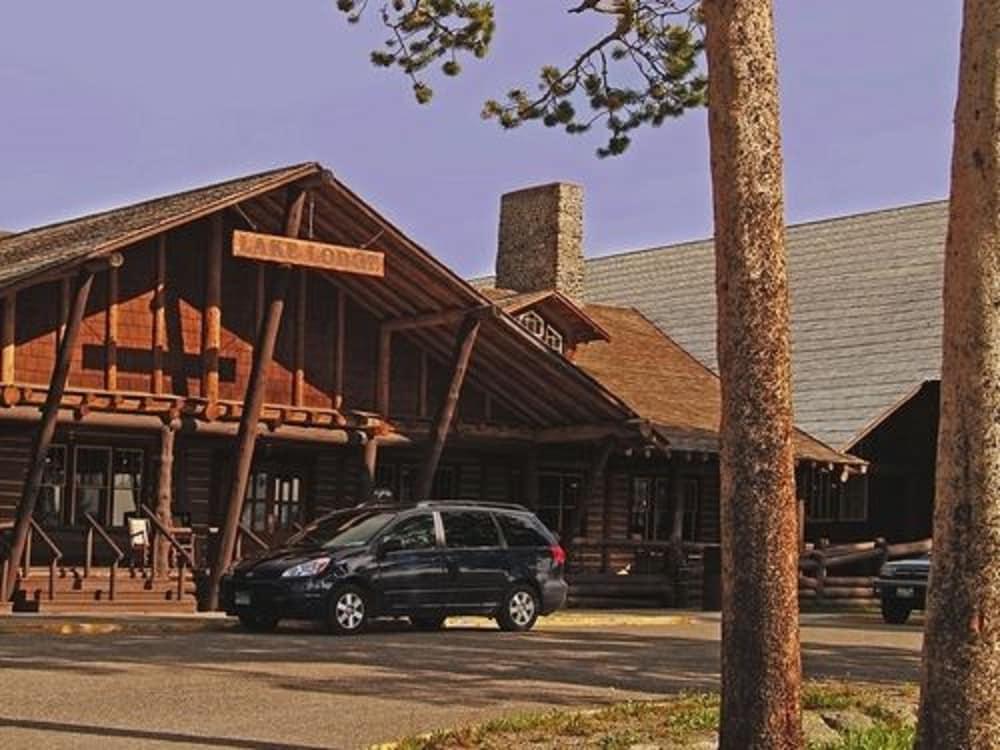 Lake Lodge Cabins - Inside the Park — hotel in Yellowstone National Park