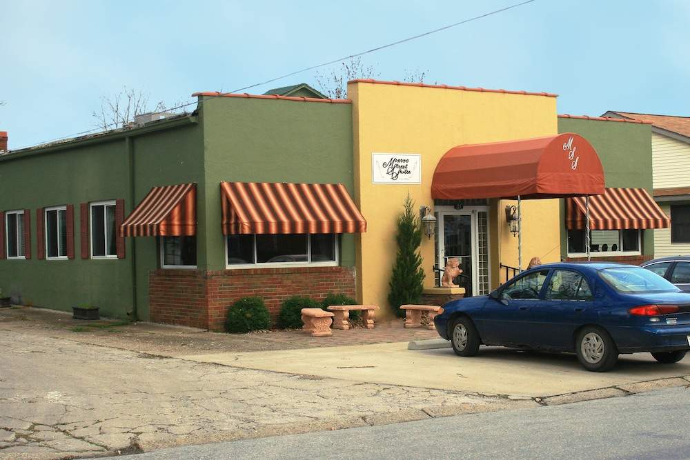 Monroe Street Suites