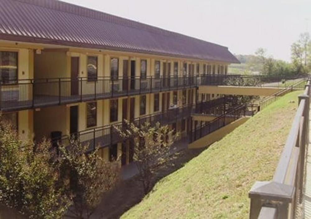 Econo Lodge — hotel in Fultondale