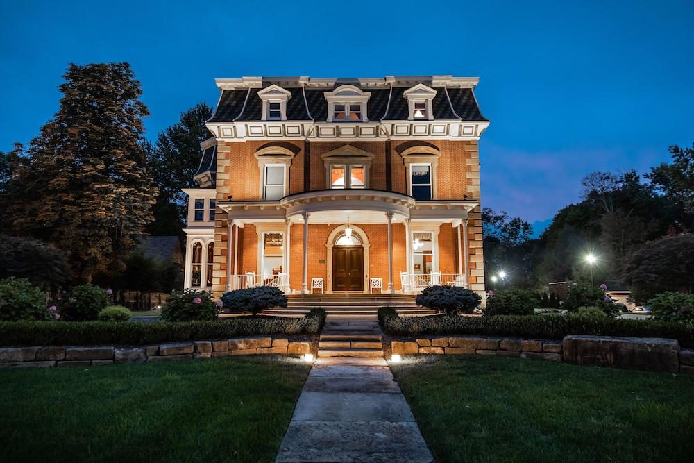 Steele Mansion — hotel in Painesville