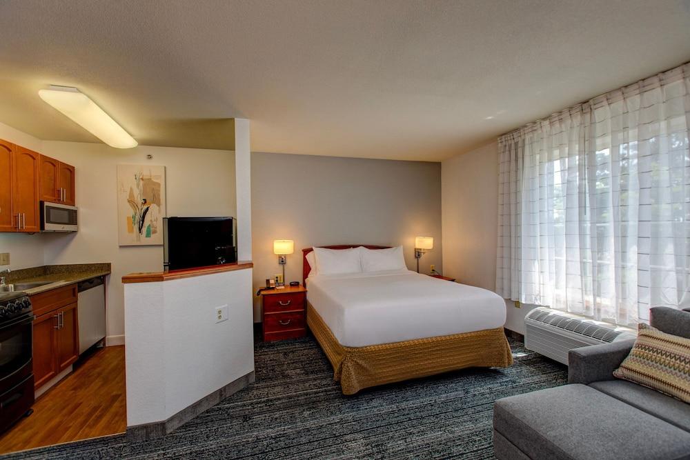 Towneplace Suites By Marriott Denver Southwest — hotel in Littleton