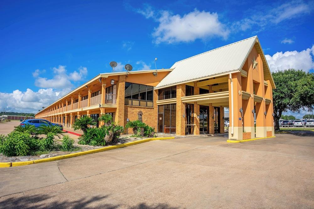 River Valley Motor Inn — hotel in La Grange