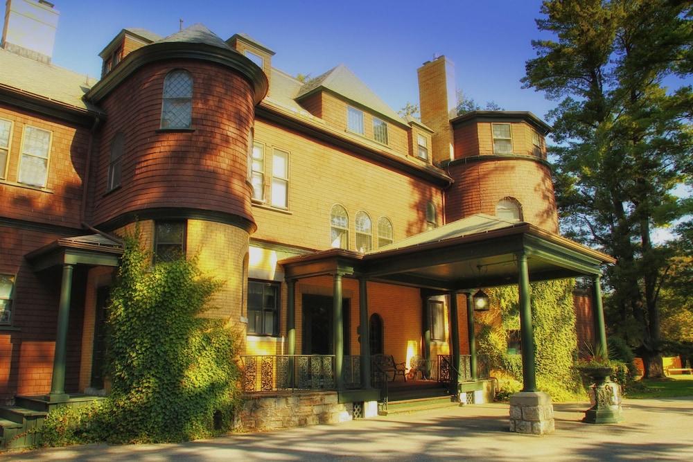 The Brewster Inn — hotel in Cazenovia