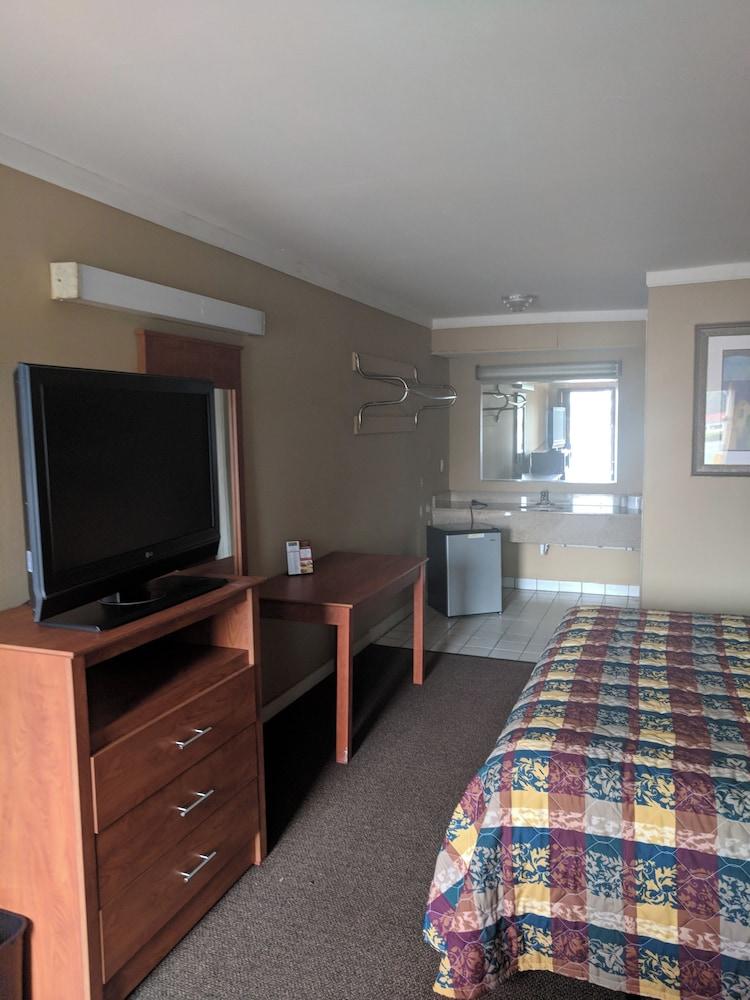 BUDEGT MOTOR LODGE — hotel in New Castle