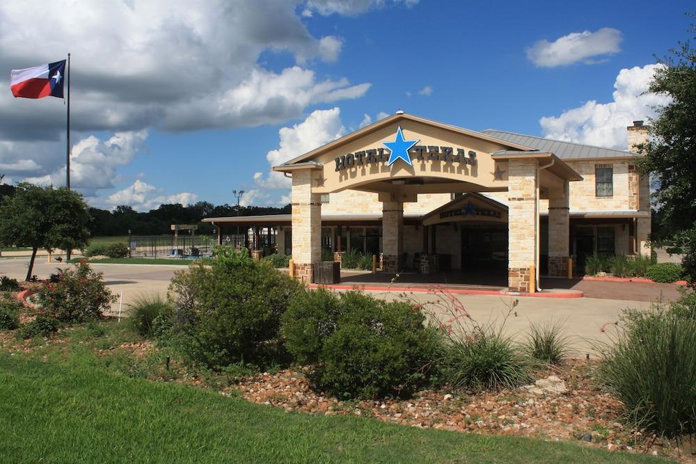 Hotel Texas — hotel in Hallettsville