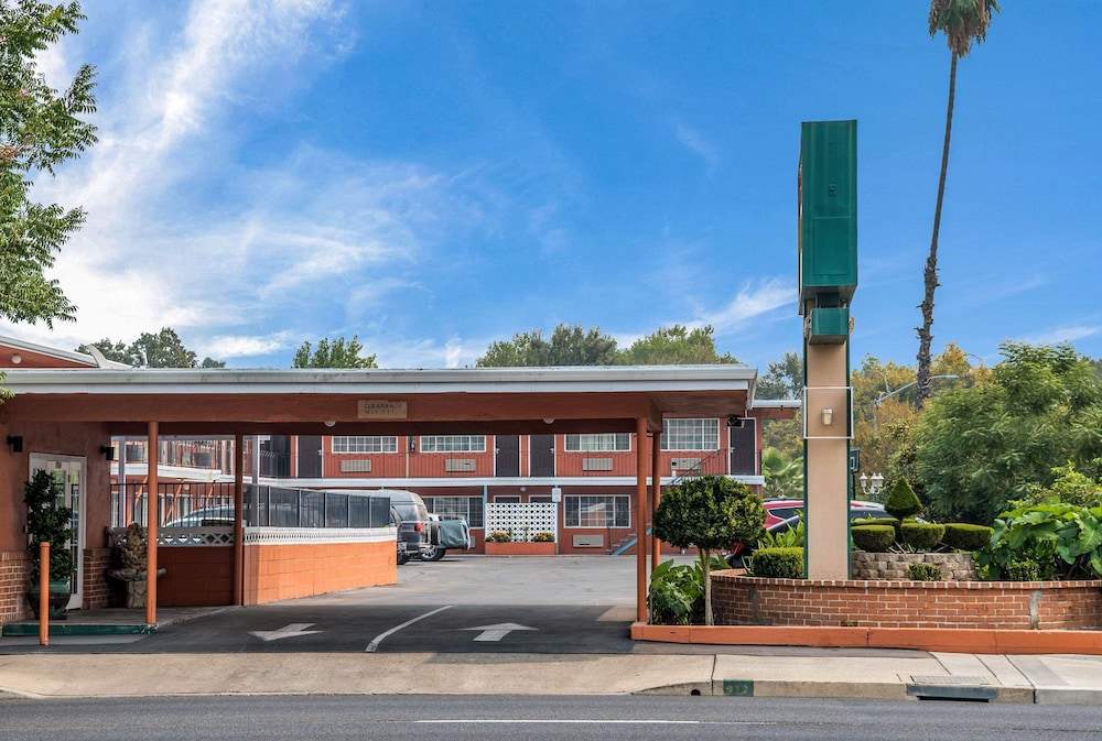Rodeway Inn Modesto near Downtown