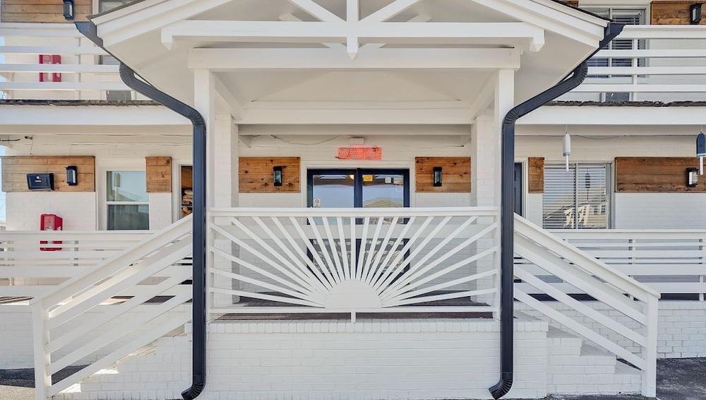 Dry Dock Inn — hotel in Carolina Beach