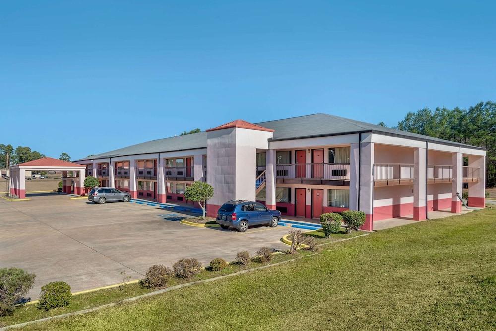 Econo Lodge Inn & Suites Forest — hotel in Forest