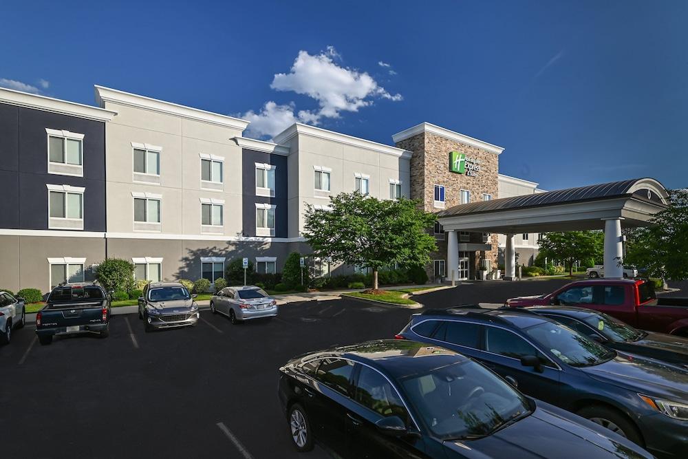 Holiday Inn Express & Suites Charlotte Southeast - Matthews by IHG — hotel in Matthews
