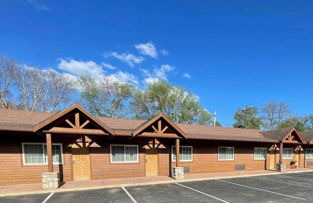 Crossroads Hotel and Event Center — hotel in Fort Dodge