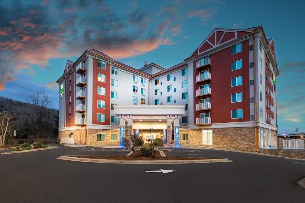 Holiday Inn Express & Suites Asheville Downtown by IHG