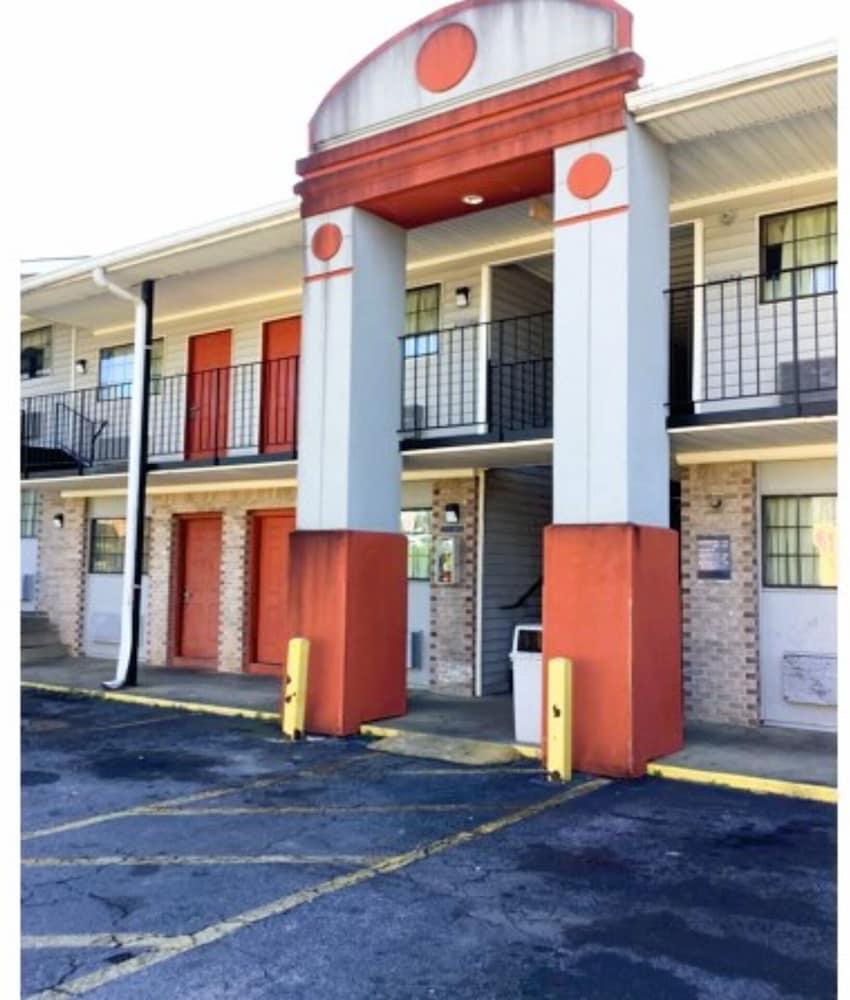 OYO Hotel Georgia near Fairburn/Atlanta — hotel in Union City