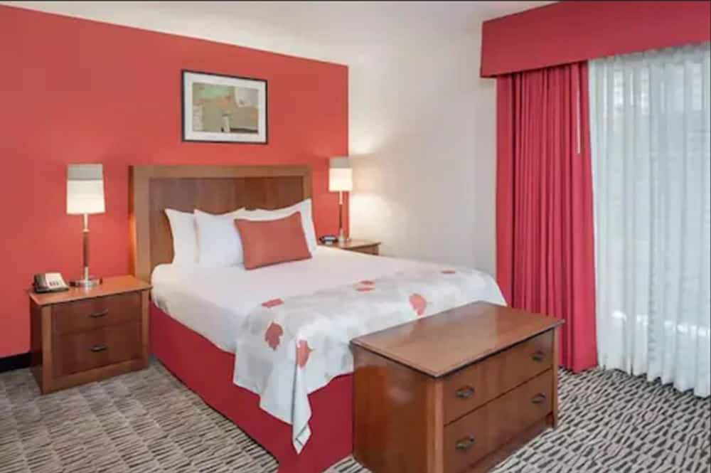 Value Suites Extended Stay - St Louis