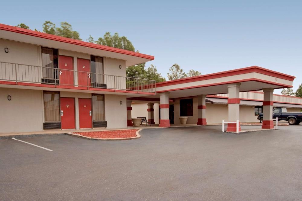 Americas Best Value Inn Grenada — hotel in Grenada